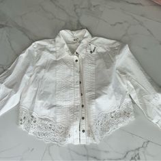 Free People Button Down Lace Shirt - White New With Tags Size Small Spring White Tops With Button Cuffs, White Button-up Tops With Buttons, Chic White Top With Buttons, Chic White Tops With Buttons, Spring White Blouse With Snap Buttons, White Blouse With Snap Buttons For Spring, White Cotton Blouse With Buttons, White Top With Button Closure And Collar, White Tops With Button Closure And Collar