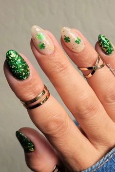 saint patrick's day nail inspo Short Saint Patricks Day Nails, Gothic St Patricks Day Nails, St Patrick’s Day Nails Almond, St Patrick’s Day Dip Nails, San Patrick Nails, St Patrick’s Nail Designs, St Patrick Nail Ideas, Saint Patricks Day Nails Gel, St Patrick Nail Designs