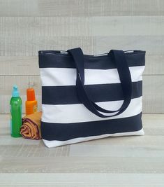 Summer Tote Shoulder Bag With Striped Lining, Striped Tote Beach Bag For Everyday, Everyday Striped Tote Beach Bag, Casual Striped Beach Bag, Striped Tote Beach Bag, Cotton Tote Bag With Striped Lining, Summer Striped Canvas Bags, Striped Tote Beach Bag For Shopping, Striped Cotton Shoulder Bag For Daily Use