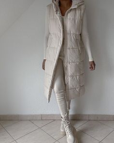 Beige Boots Outfit, White Boots Outfit, Comfortable Winter Outfits, Winter Boots Outfits, Stylish Winter Outfits, Beige Outfit, Stylish Work Outfits, Cute Simple Outfits