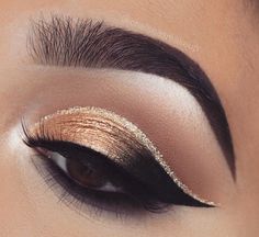 Gold And Black Makeup Looks, Black And Gold Eye Makeup, Carnaval Make-up, Band Ideas, Gold Eye Makeup, Prom 2023, Dance Makeup, Eye Makeup Pictures