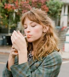 Haley Bennett Cute Shoulder Length Haircuts, Middle Hair, Bangs With Medium Hair, Shoulder Hair, Haircuts For Curly Hair, Cute Hairstyles For Medium Hair, Shoulder Length Hair Cuts, Very Long Hair, Winter Trends