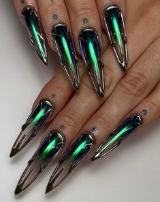 Heavy Metal Nail Art, Tron Nails, Xenomorph Nails, Black And Green Nails Acrylic, Dark Mermaid Nails, Weird Nail Designs, Weird Nail Art, Drag Nails, Nails Acrylic Designs