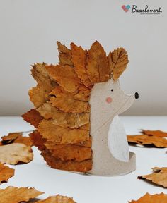 Egel knutselen - knutselen met bladeren Fall Arts And Crafts, Toddler Arts And Crafts, Leaf Crafts, Autumn Crafts, Fall Crafts For Kids, Toddler Art, Childrens Crafts, Nature Crafts, Fall Diy