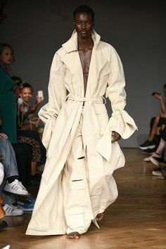 Selam Fessahaye, Off White Outfit, Nyfw 2023, Stockholm Spring, Epic Clothes, Gender Fluid Fashion, Masculine Fashion, High Fashion Men, Genderless Fashion