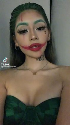 Green Colored Hair, Girl Halloween Makeup, Halloween Costume Makeup, Makeup 2022, Joker Makeup, Classy Halloween Costumes