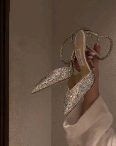 Your BAG&SHOES on Instagram: "Amazing! 🤩🌟 🎥@ginevramavilla 👠@jimmychoo" Туфли Jimmy Choo, Glitter Heels Aesthetic, Jimmy Choo Heels Aesthetic, Jimmy Choo Heels Wedding, Shoes For Women Aesthetic, Jimmy Choo Wedding Heels, Iconic Heels, Heels For Bride