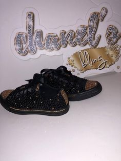 WOMEN'S Black/Gold Bling Converse All Star Chuck Taylor Sneakers Low-Top Bedazzled Shoes, Black Chucks, Bling Converse, Ribbon Shoes, Sequin Shoes, Candy Cart, Jordan Shoes Girls, Custom Bling, Shoe Crafts