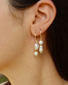 Beautiful and Classic Pearl Drop Hoop Earrings are perfect for an elegant look, they are made of Freshwater Baroque Pearls and set on 18k gold plated stainless steel studs. I particularly love these earrings for a bride/wedding occasion! Sold in pair ITEM DETAILS Water Resistant- skin-friendly-Tarnish-free Material: 18k Gold plated stainless steel hoops Freshwater Pearls **Sizes: Small Hoop Diameter 0.59 in - 15mm Jewelry Care We at Alma Libre Jewelry understand that every person is different an Pearl Hoops Earrings, Earrings For Wedding, Drop Hoop Earrings, Freshwater Pearl Earrings, Hoops Earrings, Freshwater Pearls Earrings, Pearl Hoop Earrings, Earrings Pearl, Pearl Size