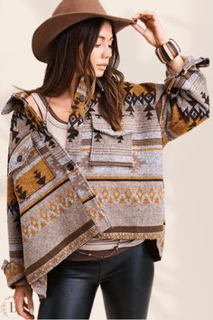 Giacca Corta Invernale Donna Giallo | Paradiso Bohemien Vintage Jackets Women, Aztec Jacket, Blue Summer Dresses, White Long Sleeve Top, Oversize Women, Fashion Female, Red Turquoise, Button Jacket, Turndown Collar