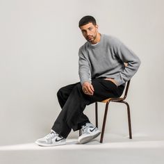 - We have converted the Men’s sizes to their Women’s equivalent - AU (Australian’s) and US (American’s) use the same size system. Eg. If you are a 10AU you are a 10US - Brand New - Worldwide shipping available The Jordan 1 Mid Light Smoke Grey Anthracite is a new release within the Jordan X Nike collaboration to hit the Australian shores. Following in the footsteps of last years Air Jordan 1 Mid Light Smoke Grey, this sneaker replicates the craze that followed, being an instant sell-out througho Men’s Street Style Casual, Jordan 1 Grey Outfit, Air Jordan 1 Grey Outfit, Air Jordan 1 Low Outfit Man, Air Jordan 1 Outfit Man, Jordan 1 Gray Outfit, Men Neutral Color Outfit