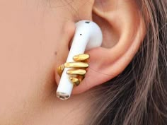 How To Have Style, Earphones Holder, Headphone Holder, Dope Jewelry, Jewelry Lookbook, Airpods Pro, Ear Jewelry, Ear Studs