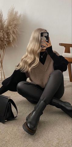 Brunette Outfits Winter, Outfits Invierno Juvenil Frio Casual, Ootd Frio, Winter Outfits Blackgirl, Thanksgiving Outfit Ideas, Cute Thanksgiving Outfits, Thanksgiving Outfit Women, Black Kitten Heels, Thanksgiving Outfits