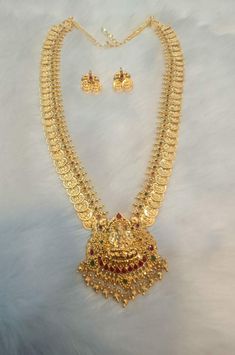 Gold Jewelry Prom, Haram Designs, Jewelry Prom, Bridal Gold Jewellery Designs, Bridal Gold Jewellery, Designer Sarees