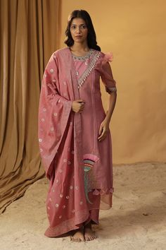 Rose pintuck kurta with bell flower hand painted applique and shells, stone, beads embroidery. Paired with patra embroidered dupatta and solid straight pant. - Aza Fashions Canyon Rose, Beads Embroidery, Embroidered Dupatta, Pantsuits For Women, Luxury Sale, Suit Set, Garment Bags, Pants Pattern, Modern Bride