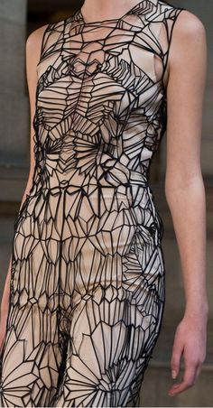 Iris Van Herpen Texturizing Fabric, Ethno Style, Iris Van Herpen, Ideas Craft, Quotes Short, Craft Quotes