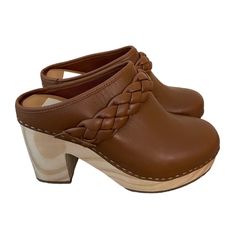 New Dolce Vita Hila Women's Size 7 Brown Leather Braided Block Heel Mule Clogs *Brand New Without Tags *Smooth Saddle Leather Upper, Braided Vamp Strap, Cushioned Footbed, Wooden Midsole, 3.4" Block Heel, Synthetic Rubber Outsole. *Ships From A Smoke & Pet Free Home. Brown Woven Leather Closed Toe Clogs, Woven Leather Clogs With Round Toe, Leather Woven Clogs With Round Toe, Leather Woven Round Toe Clogs, Spring Woven Leather Clogs With Closed Toe, Brown Leather Clogs With Woven Sole, Chic Brown Clogs With Round Toe, Chic Brown Clogs Medium Width, Block Heel Mule