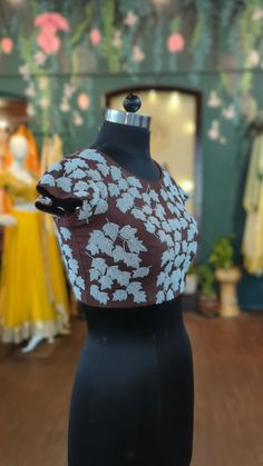 Traditional Brown Festive Tops, Festive Brown Traditional Tops, Festive Traditional Brown Tops, Wedding Brown Blouse Piece With Zari Work, Bollywood Style Brown Blouse With Zari Work, Festive Brown Unstitched Blouse Piece, Festive Unstitched Brown Blouse Piece, Embroidery Blouses, Pearl Embroidery