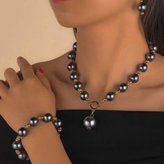 Gorgeous Black Pearl Elegant Set Necklace Earrings Bracelet White Coral Necklace, Black Pearl Jewelry, Red Stone Necklace, Black Pearl Earrings, White Beaded Necklaces, Diy Jewelry Earrings, Gold Chain Choker, Black Pearl Necklace, Leather Choker Necklace