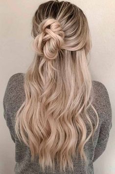 2024 Hairstyles Half Up 21 Ideas: Women’s Short, Wedding, and Bridal Hairstyles Trendy Prom Hairstyles, Prom Hair Updo, Braided Half Up, Long Hair Updo, Penteado Cabelo Curto, Classy Style, Prom Hairstyles, Half Up Hair, Box Braids Hairstyles