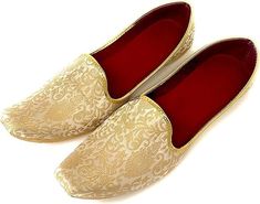 PRICES MAY VARY. A TRADITIONAL PUNCH: A traditional piece of footwear that attracts with its cultural touch! The Indian punjabi jutti has sealed its remarkable imprint in Indian history. By keeping the cultural taste of India in mind, our jutti khussa shoes for men and women are handmade with craftsmanship by skilled artisans! BombayFlow indian jutti come in medium width. If you have wide feet, please order 1 size up. The number on the shoe bottom is the intl size. For USA sizing, please select Indian Wedding Sherwani, Punjabi Shoes, Indian Jutti, Casual Indian Outfits, Pakistani Shoes, Indian Wedding Shoes, Gold Wedding Shoes, Indian Shoes, Men's Wedding Shoes