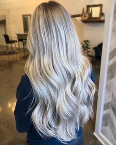 Icey Blonde, Ash Blonde Hair Balayage, Pretty Blonde Hair, Blonde Hair With Bangs, Dyed Blonde Hair, Chin Length Hair