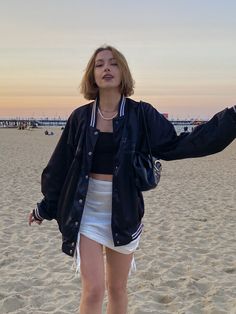 Varsity Jacket Outfit Women Aesthetic, University Jacket Outfit Aesthetic, Varsity Jacket Dress Outfit, Oversize Varsity Jacket Outfit, Varsity Jacket Outfit Summer, How To Style Baseball Jacket, Summer Jacket Aesthetic, Aesthetic Varsity Jacket Outfit, Varsity Jacket And Dress Outfit