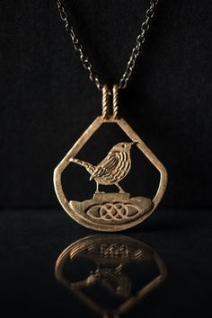 Zodiac necklace/ Celtic jewelry/ Gemini zodiac pendant/horoscope necklace/ Wren pendant/ nature jewelry/ Celtic Animal/ Gift for her Celtic Zodiac Wren (June 10th - July 7th) This zodiac pendant features a cute and highly detailed wren, perched upon an inscribed stone. Those born between June 10th and July 7th are bound to the wren. They are friendly, active, light-hearted and quick-witted. These attributes together with efficiency and alertness stand as its symbolic Celtic meanings. The wren an Arwen's Necklace, Celtic Zodiac, Celtic Animals, Wren Bird, Jewelry Bird, English Jewelry, Horoscope Necklace, Viking Pendant, Nature Necklace