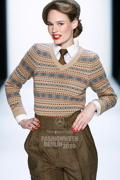 Lena Hoschek A/W 2010    #pinup #vintage #retro #pinupstyle #vintagestyle #retrostyle #pinupfashion #retrofashion #vintagefashion #rockabilly #50s Tweed Run, Parisienne Chic, Lena Hoschek, Berlin Fashion Week, Vintage Wardrobe, Vintage Inspiration, 1940s Fashion, Chic Fashion, Mode Vintage