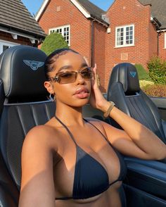 Stile Kylie Jenner, Sunglasses For Your Face Shape, Black Is Beautiful, A Black, Pretty People, Beautiful People, A Woman, Black Women, Girl Fashion