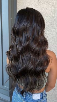 Dark Hair Hairstyles, Hair With Color, Brown Hair Inspiration, Brunette Hair With Highlights