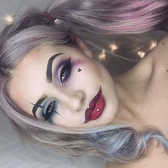 Instagram's Best Halloween Makeup Inspo - MarieClaire.com Beautiful Halloween Makeup, Makeup Zombie, Cat Halloween Makeup, Fantasy Make-up, Uhyggelig Halloween