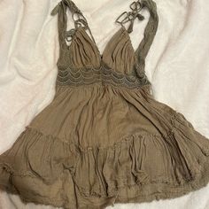 Free People Green Backless Women’s Dress. Size Small. Original Price $88 Price Tag Still On. Sleeveless Ruffled Mini Dress For Beach Cover-up, Sleeveless Cotton Mini Dress For Beach, Beach Dress Top With Fitted Stretch, Fitted Beach Dress Top, Free People Dress, Dresses Xs, Free People, Womens Dresses, Green