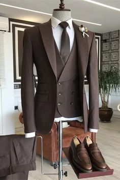 Everley Glamorous Brown Peaked Lapel Three Pieces Business Suits Brown Suits For Men, 3 Piece Suit Men, Suit For Men Wedding, Best Wedding Suits, Stylish Mens Suits, Slim Fit Suit Men, Dinner Suit, Classy Suits, Slim Fit Blazer