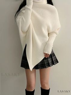 Lasaky - Fall-Winter Womens Clothing: Elegant Batwing Sleeve Sweater with Asymmetrical Hem and Turtle Neck Design Turtle Neck Outfit Women, Turtle Neck Outfit, Fluid Fashion, Outfit Ideas Autumn, Autumn Outfit Inspo, Middle School Outfit, Gender Fluid Fashion, Batwing Sleeve Sweater, Turtleneck Outfit