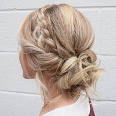 65 Women's Easy Hairstyles Step By Step DIY - The Finest Feed Messy Bun With Braid, Mom Bun, Bun Styles, Vegan Hair, Trendy Wedding Hairstyles, Braided Hairstyles Updo, Penteado Cabelo Curto, Braided Hairstyles For Wedding, Wedding Hairstyles Updo