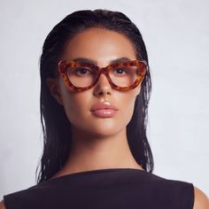 The Lafayette glasses are a slightly oversized, elegant cat-eye silhouette; perfect for adding a touch of sophistication to any outfit. Crafted from high-quality acetate, they include metal highlights for a refined look.