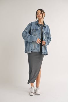 FRONT DOUBLE PATCH POCKET LONG SLEEVE OVERSIZED DENIM JACKET Oversized Jean Jacket With Dress, Dress With Oversized Denim Jacket, How To Style Denim Jacket Women, Jeans Jacket Outfit For Women, Dress And Denim Jacket Outfit, Oversize Jean Jacket Outfit, Styling Jean Jacket, Outfits With Denim Jacket, Style Denim Jacket