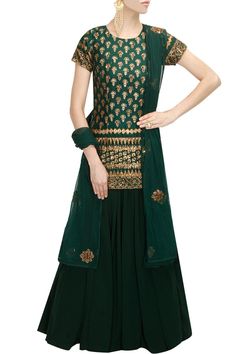 ASTHA NARANG Green sequins embroidered kurta lehenga set available only at Pernia's Pop-Up Shop. Gorgeous Lehengas, Astha Narang, Kurta Lehenga, Sabyasachi Mukherjee, Bridal Suits, Rohit Bal, Indian Party Wear, Styles Clothes, Indian Party