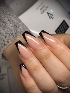 Black Tipped Nails, Cold Nails, Tipped Nails, French Tip Acrylic Nails, School Nails, Classy Acrylic Nails, Almond Acrylic Nails, Acrylic Nails Coffin Short, Hot Nails