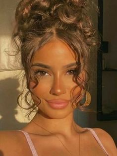 📸Pinterest #hair #hairstyles #haircut #curlyhairstyles #brunettebalayagehair #makeup #fashion #minimalist #makeupoftheday #model #luxury #luxurylifestyle #luxit #aesthetic Hair Stylies, Baddie Hairstyles, Aesthetic Hair, Prom Hair, Pretty Hairstyles, Hair Looks, Hair Goals, Hair Tutorial, Cute Hairstyles