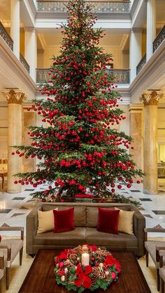 Christmas Tree 2023, Large Christmas Tree, Elegant Christmas Trees, Creative Christmas Trees, Christmas Themes Decorations, White Christmas Trees, Christmas Tree Ideas