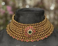 Pc Jewellers, Vintage Indian Jewelry, Temple Jewellery Earrings, Temple Jewelry Necklace, Silver Jewelry Accessories, Antique Necklaces Design, Choker Necklace Designs, Antique Necklaces, Bridal Jewelry Vintage