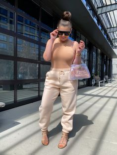 SUMMER OUTFIT IDEAS 2020 Week Aesthetic, Fashion Week Aesthetic, Fashion Designer Aesthetics, Curvy Girl Outfits Summer