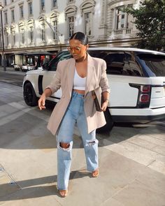 2023 Fall Lookbook, Day Party Outfit Fall, Black Girls Style Fashion, Easy Spring Style, Cute Birthday Brunch Outfits, Classy Stylish Outfits, Luxury Women Outfits, 30 Women Fashion Style, What To Wear In Chicago In April