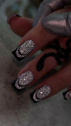 Black Nails With Silver Design, Nail Disco, Rock N Roll Nails, French Tip Gel Nails, Gel Toe Nails, January Nails, October Nails, Ombre Acrylic Nails, Polygel Nails