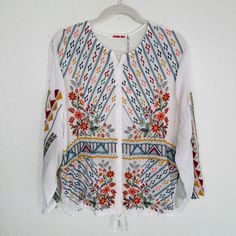 Johnny Was Top Women Medium Embroidered Floral Ezra Blouse Rayon Boho Artsy New --Size = Medium --Condition = New With Tags $310 --Approximate Measurements Provided In Photos White V-neck Blouse With Intricate Embroidery, White Long Sleeve Blouse With Intricate Embroidery, Multicolor Embroidery Long Sleeve Vacation Tops, Multicolor Long Sleeve Embroidered Top For Spring, Multicolor Embroidered Long Sleeve Top For Spring, Floral Embroidered Long Sleeve Top For Vacation, Long Sleeve Blouse With Multicolor Embroidery For Vacation, White Folk Blouse With Resham Embroidery, Long Sleeve Embroidered Top For Summer