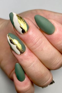 Infinity Nails, Natural Nail Art, Dark Green Nails, Green Nail Art, Gold Nail Designs, Nails Gold, Green Nail Designs, Green Nail, Nail Colour