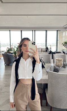 Outfit Formal Mujer Juvenil, Dark Fall Aesthetic, Girl Ootd, Dark Fall, Elegant Outfit Classy, Uni Outfits, Elegante Casual, Causual Outfits, Fall Aesthetic