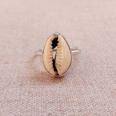 Cowrie Shell Ring, Beautiful Ring, Women Ring, 925 Silver Ring,  Handmade Ring, Boho Ring, Promise Ring, Valentine Day Gift, Gift For Her ❣️ All my Designs are original ❣️ Size - All Size Ring ❣️ Gemstone - Cowrie Shell  ❣️ Material: 925 Sterling Silver This Ring is for Women. You will receive a Ring like the one in the pictures. This Ring have 925 Stamp. Suitable for use in everyday situations, or can also be used as a gift. Unique design will make a special attraction for the wearer. I make my jewelry with passion and love. The perfect gift for a Special occasion. Wholesale Orders Accept on Wholesale Price. All Pieces Have 925 Stamp. If you want a gift card included, please leave me a message after order placed. This comes with Exquisite packaging gift box , so your item is ready to be g Valentine Day Gift, Shell Ring, 925 Silver Ring, Cowrie Shell, Boho Ring, Women Ring, Pretty Rings, Ring Women, Ring Promise